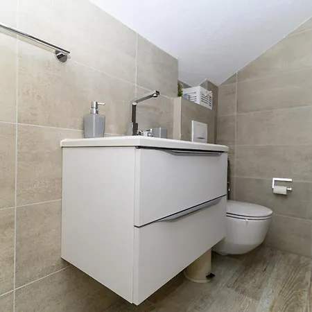 The Place Okrug Gornji Trogir