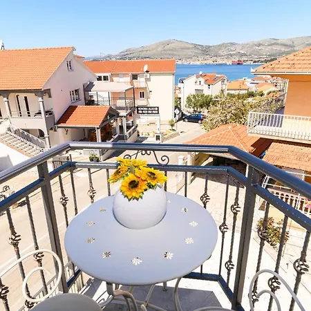 The Place Okrug Gornji * Trogir