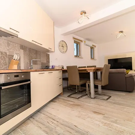 The Place Okrug Gornji Appartement *