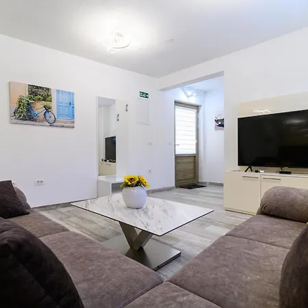 The Place Okrug Gornji *