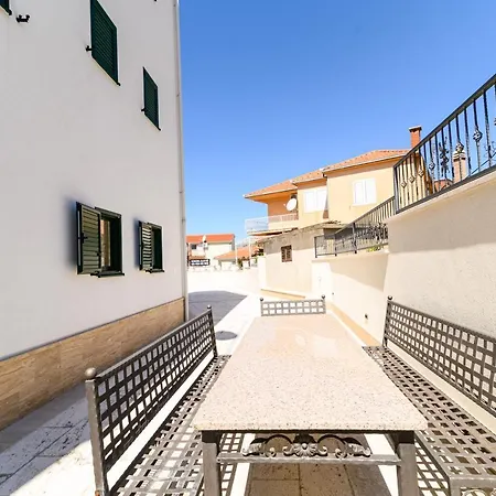 Appartement The Place Okrug Gornji *