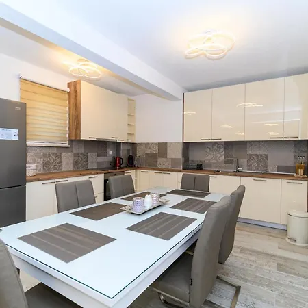 The Place Okrug Gornji Trogir