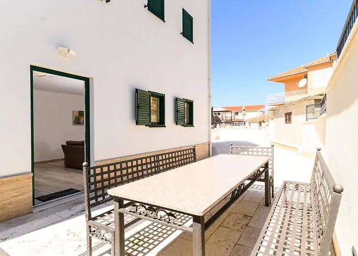 The Place Okrug Gornji Appartement *