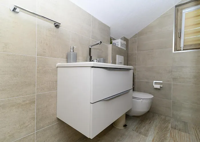 The Place Okrug Gornji Trogir