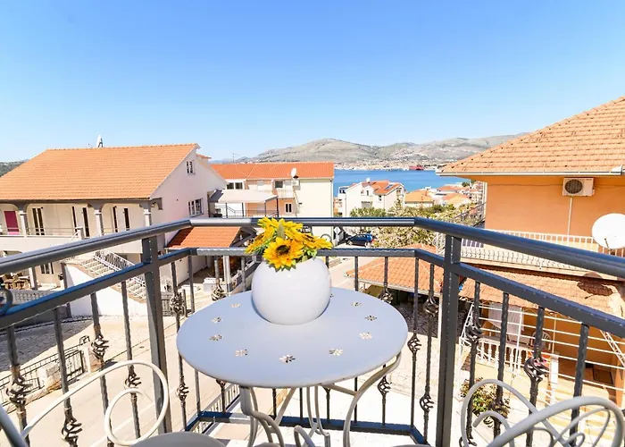 The Place Okrug Gornji * Trogir