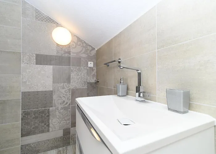 The Place Okrug Gornji