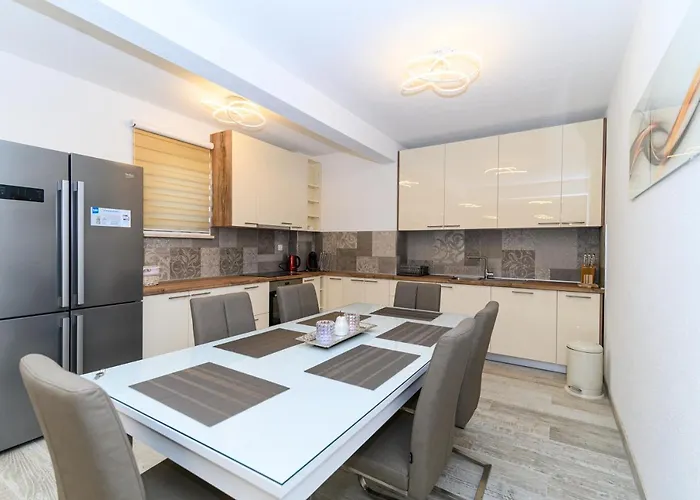 The Place Okrug Gornji Trogir