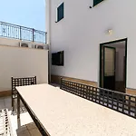 The Place Okrug Gornji アパート トロギール