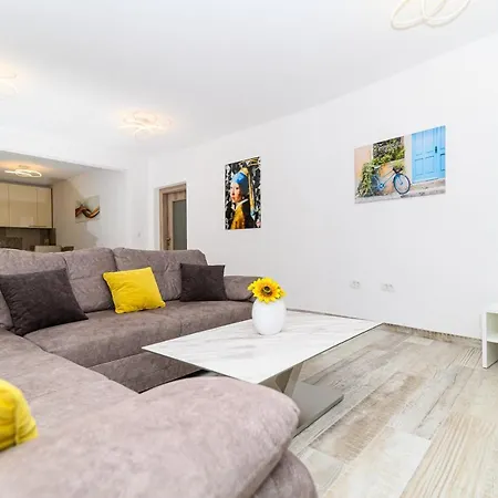 The Place Okrug Gornji Apartament Trogir