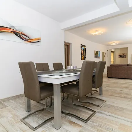 The Place Okrug Gornji Apartament Trogir
